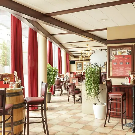 里昂卡卢尔宜必思国际酒店 酒店 卡威尔奎