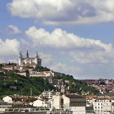Ibis Lyon Cite Internationale Otel