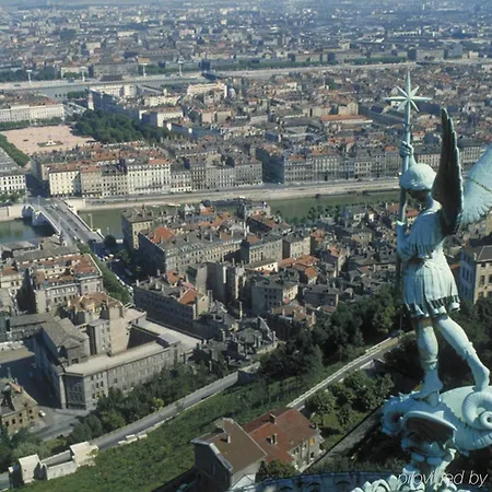 Ibis Lyon Cite Internationale Otel