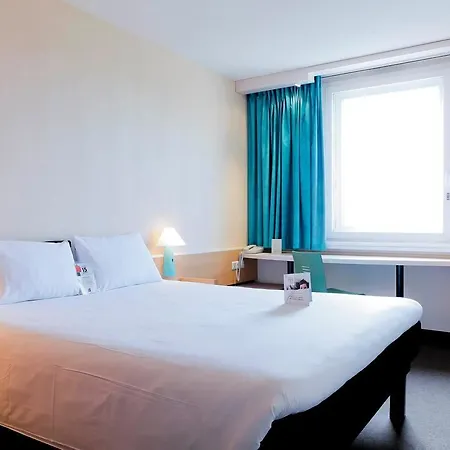 里昂卡卢尔宜必思国际酒店 酒店 卡威尔奎