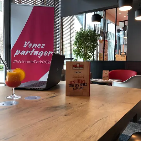 Hotel Ibis Lyon Cite Internationale 3*